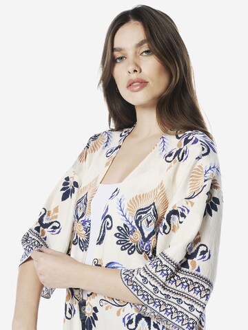 Kimono di KOROSHI in bianco