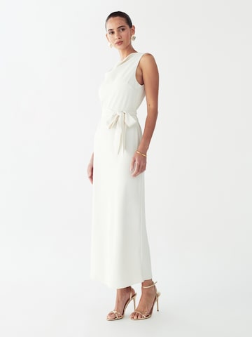 Rochie 'REANE' de la Willa pe alb