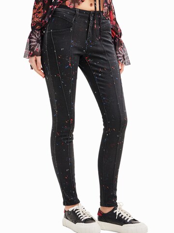 Coupe slim Pantalon Desigual en noir : devant