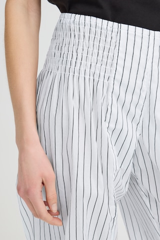 PULZ Jeans - Tapered Pantalón ' Jill ' en blanco