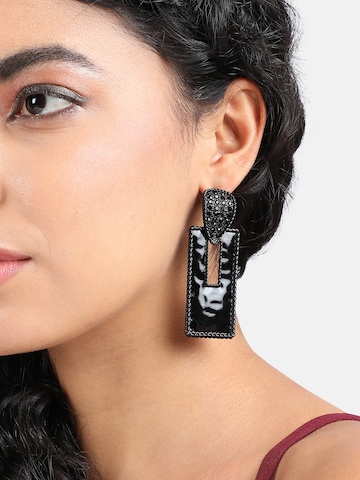 Boucles d'oreilles ' Keshia ' SOHI en noir : devant