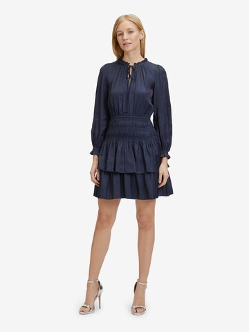 Robe de cocktail Vera Mont en bleu