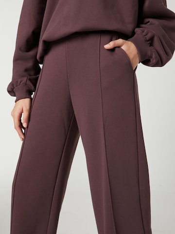 Wide Leg Pantalon 'Evie' A LOT LESS en marron