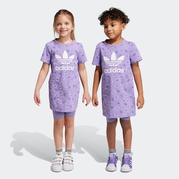 ADIDAS ORIGINALS - Conjunto 'Floral' en lila: frente