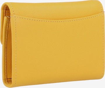 Braun Büffel Wallet 'Joy' in Yellow