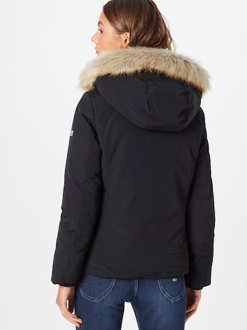 Tommy Jeans Jacke in Schwarz