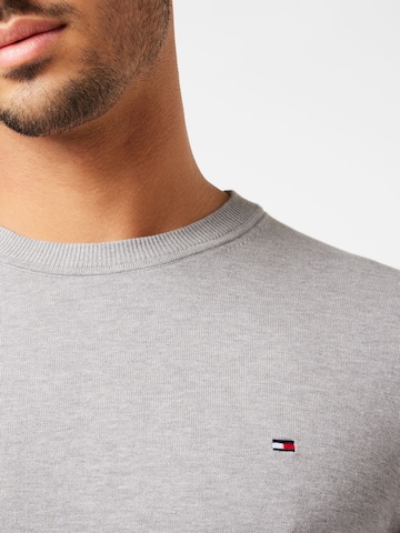 TOMMY HILFIGER Pullover in Grau