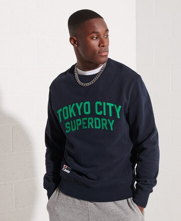 Superdry SUPERDRY City College Sweatshirt mit Rundhalsausschnitt in Blau