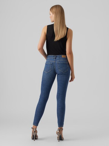 VERO MODA Skinny Jeans 'Robyn' in Blau