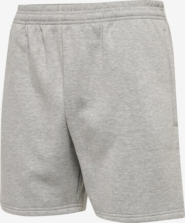 Hummel Regular Shorts in Grau