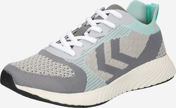 Baskets basses Hummel en gris : devant