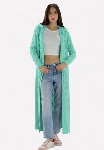 Manteau en tricot Elara en vert : devant