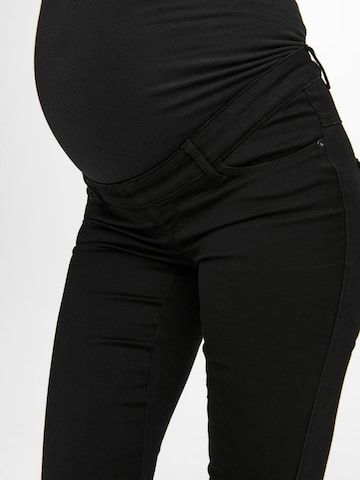 Only Maternity Skinny Farkut värissä musta