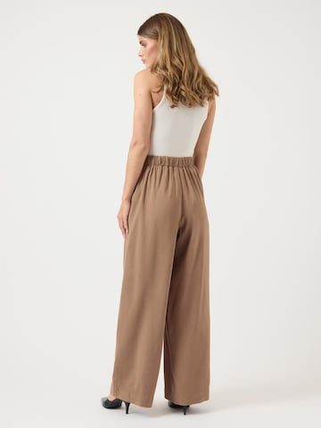YAS Wide Leg Bukser med lægfolder 'YASAri' i beige