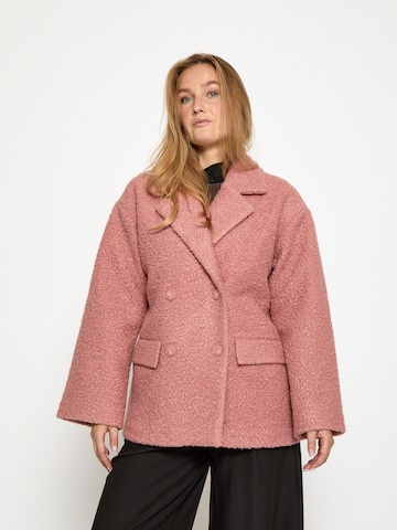 Peppercorn Mantel 'Cynthia' in Pink: Vorderseite