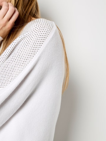 Pull-over Apricot en blanc