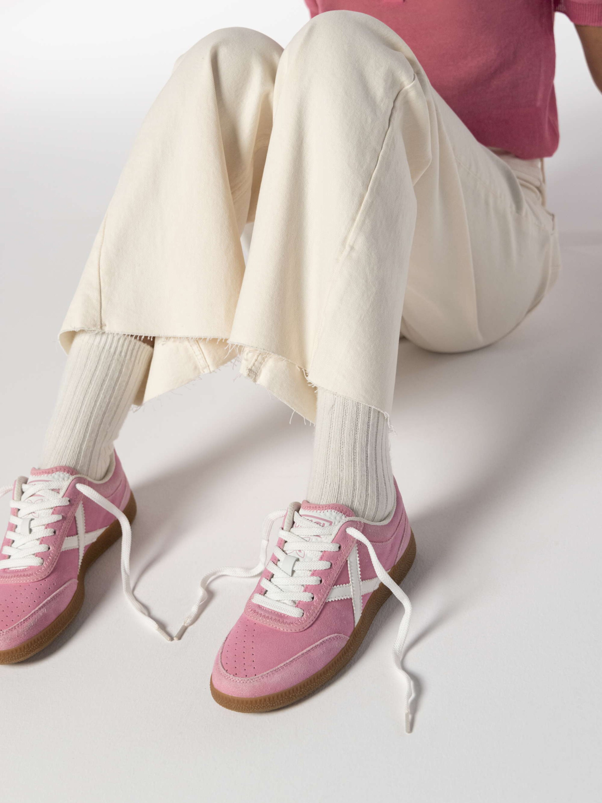 Sneaker bassa 'Rumba' di MUNICH in lilla