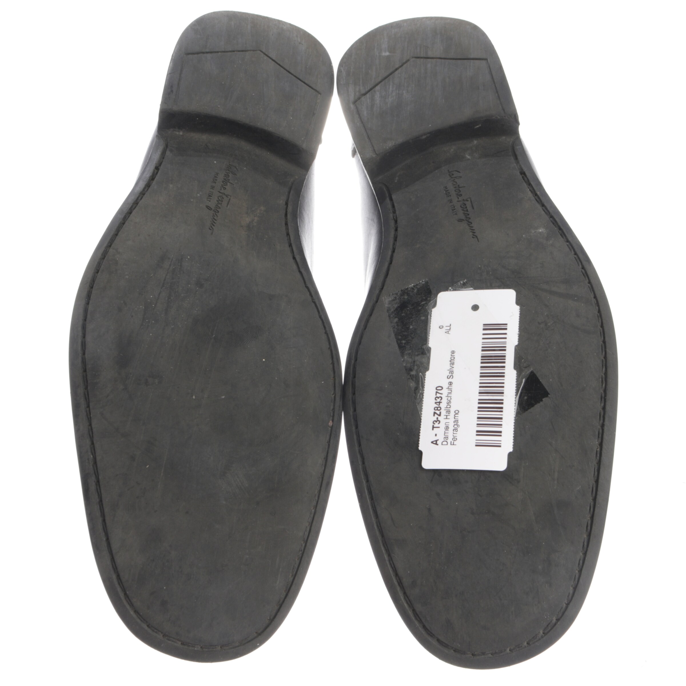 Salvatore Ferragamo Flats & Loafers in 38,5 in Grey