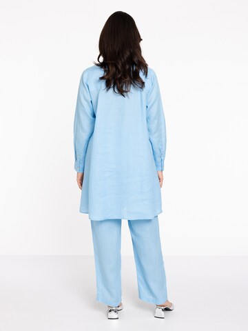 Yoek Bluse in Blau