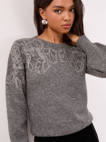 Lipsy Sveter - Sivá