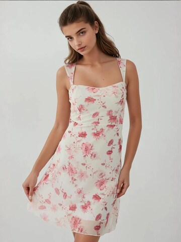 Hiccup Dress in White: front