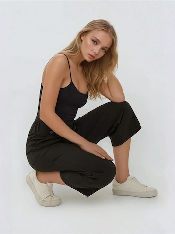 Wide leg Pantaloni con pieghe di Hiccup in nero