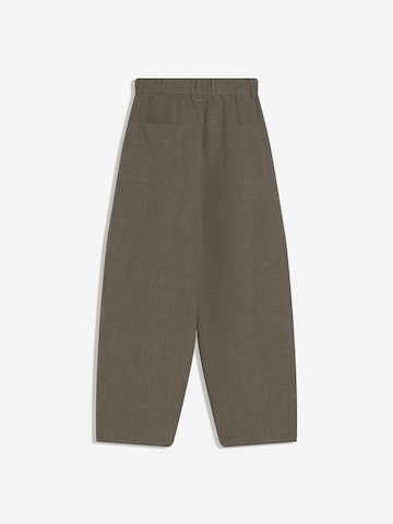 BershkaWide Leg/ Široke nogavice Hlače s naborima - zelena boja