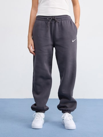Nike Sportswear Tapered Trousers 'Phoenix' in Grey: front