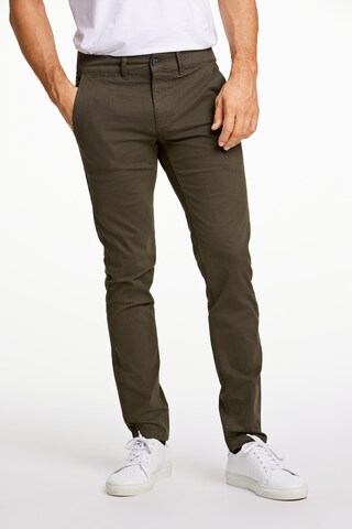 Lindbergh Regular Chino Pants in Green: front