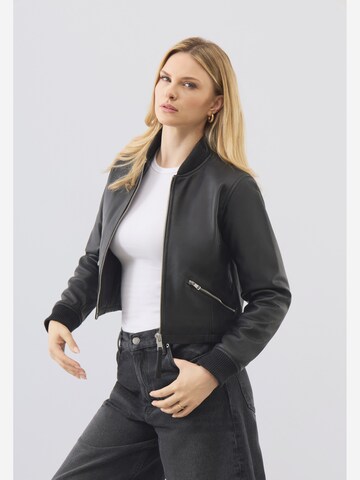 Giacca di mezza stagione ' Darcie Bomber ' di Bolongaro Trevor in nero