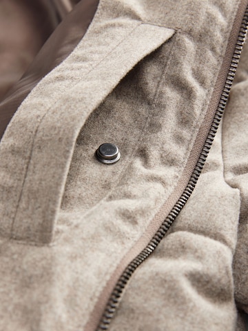 Next Mantel in Beige