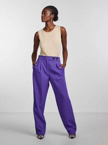 purpurinė Y.A.S Plačios klešnės Klostuotos kelnės 'Prism'