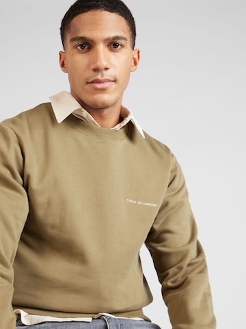 Tiger of Sweden - Sweatshirt 'EMERSON' em verde