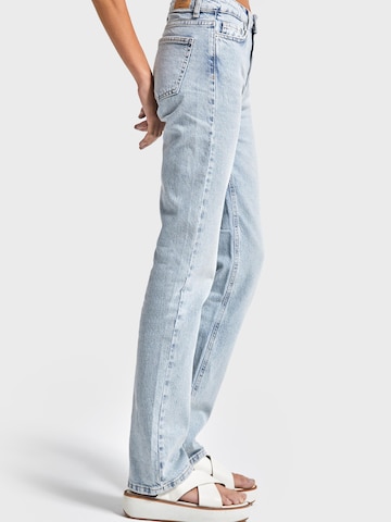 IT'S BASIC Regular Jeans 'Straight High Rise Jeans' in Blauw