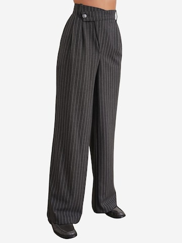 regular Pantaloni con pieghe di MixRay in grigio