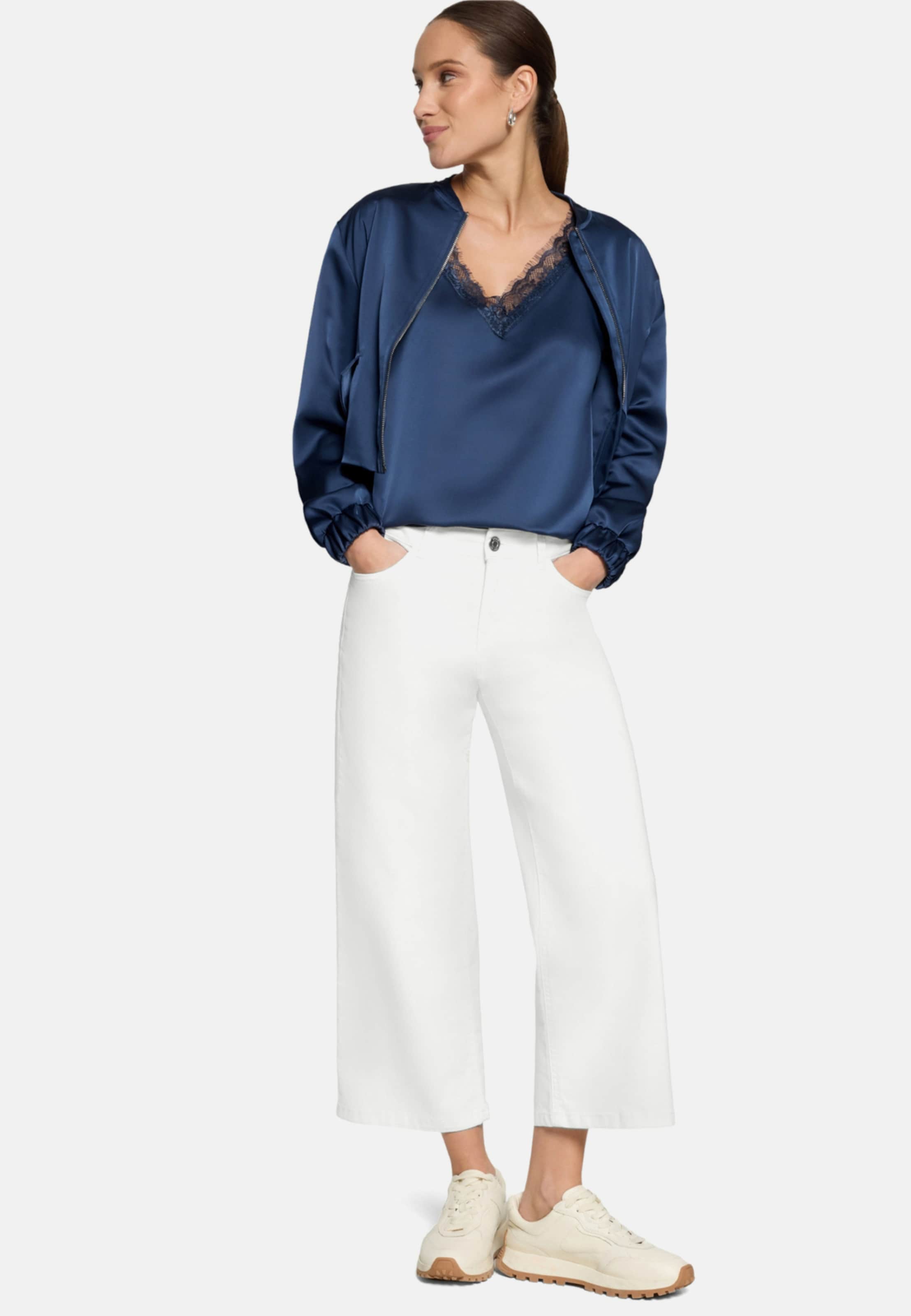 zero Basic-Top mit V-Ausschnitt in Blau
