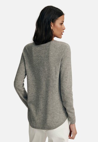 Pull-over include en gris