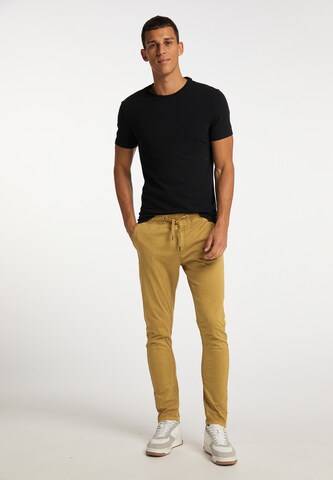 MO Slim fit Chino Pants in Yellow