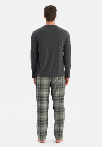 Dagi - Pijama largo en gris