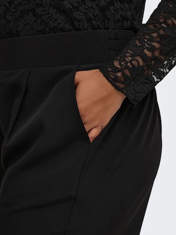regular Pantaloni con pieghe 'VICTORIA' di ONLY Carmakoma in nero