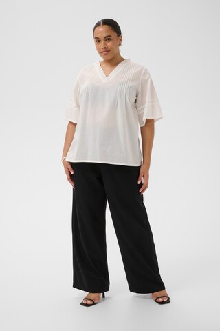 Chemisier 'Valeria' KAFFE CURVE en blanc