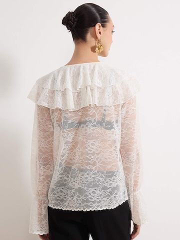 Trendyol - Blusa em branco