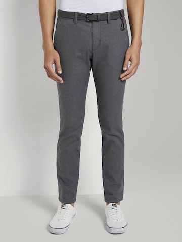 TOM TAILOR DENIM Chinohose in Grau: front