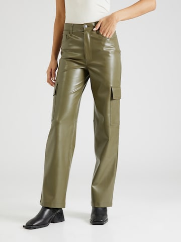 Loosefit Pantalon cargo 'CURVE LOVE' Abercrombie & Fitch en vert : devant