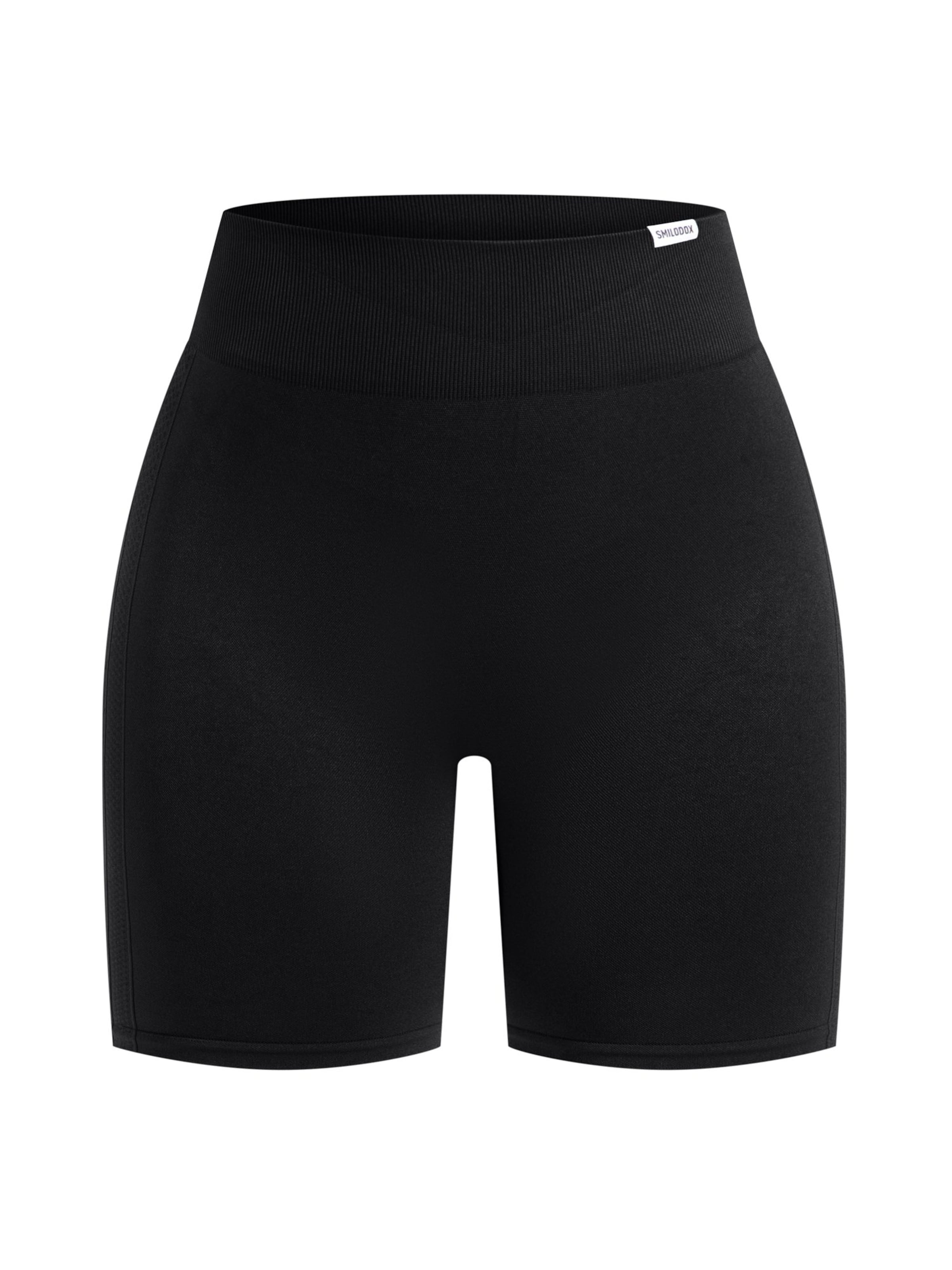 Smilodox Skinny Shorts 'Kalea' in Schwarz: Vorderseite