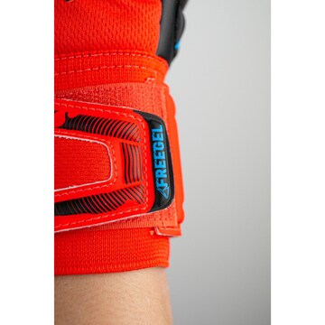 REUSCH Athletic Gloves 'Attrakt Freegel Silver' in Red
