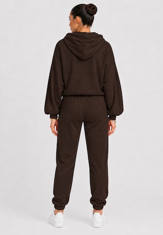Elara Sweat suit in Brown
