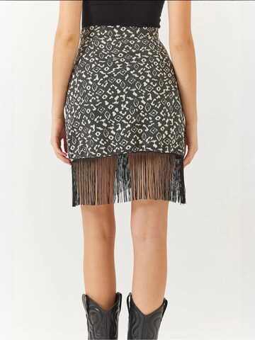 Bianco Lucci Skirt in Grey