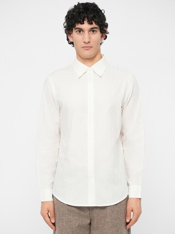 ARMANI EXCHANGE Regular Fit Paita värissä valkoinen: etupuoli