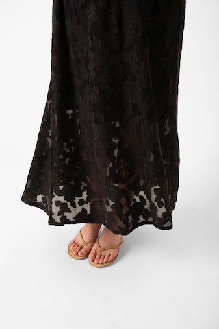 Jupe 'Felisia Taya' SOAKED IN LUXURY en noir